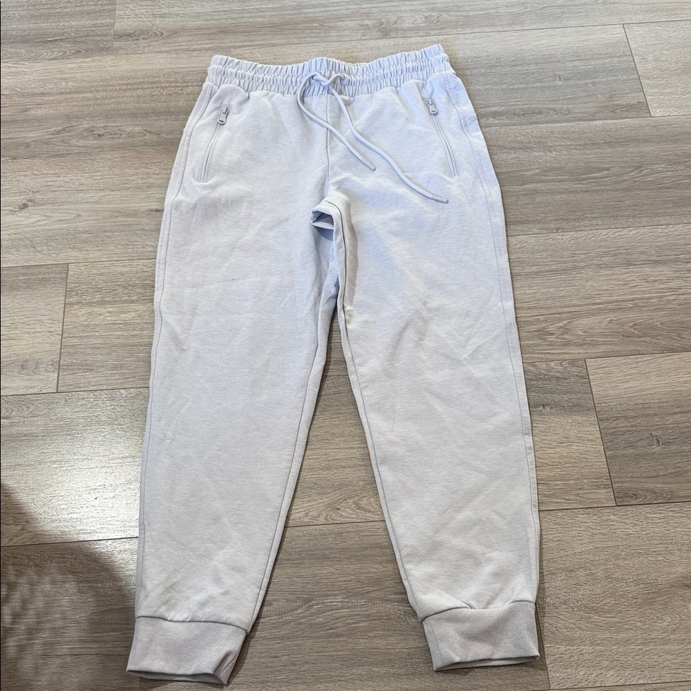 Old Navy Light Gray women’s Jogger Sweatpants